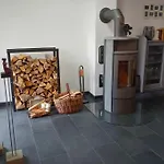 Ruhiges Mit Viel Platz Und Ladestation Fuer E-auto 別荘 *