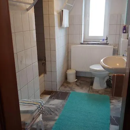 Ruhiges Mit Viel Platz Und Ladestation Fuer E-auto