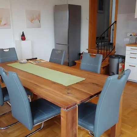 Ruhiges Mit Viel Platz Und Ladestation Fuer E-auto 펜션 마써베르크